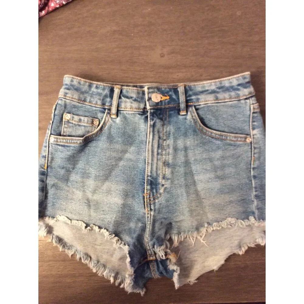 ZARA Size 2 Stretch women's Cut off jean shorts